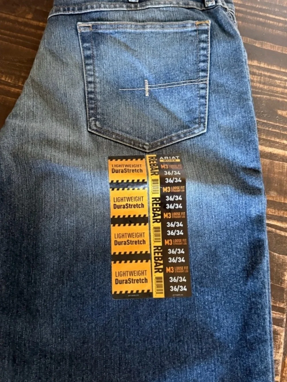 Ariat Men's Blue Lightweight Relaxed Jeans - Picture 2 of 6